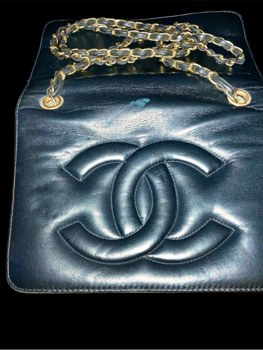 CHANEL Black Quilted Lambskin Shoulder Bag / Gold Chain. Perfect Dinner Purse. - Picture 4 of 7